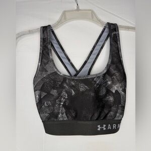 Under Armour Women's Compression Sports Bra. Size S